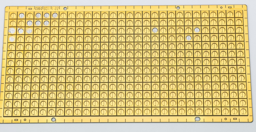 3D ceramic packaging substrate internal routing and layers